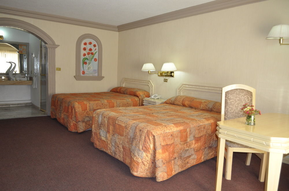 Hotel Flamingo Ирапуато Экстерьер фото
