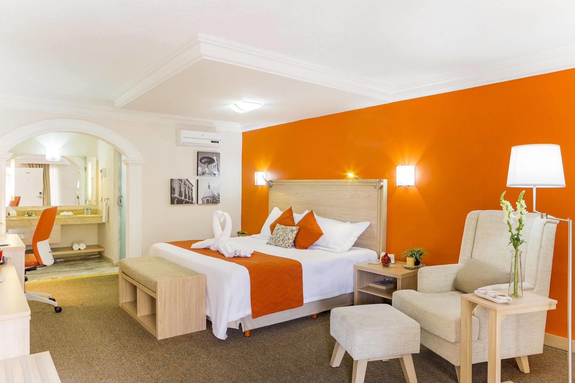 Hotel Flamingo Ирапуато Экстерьер фото